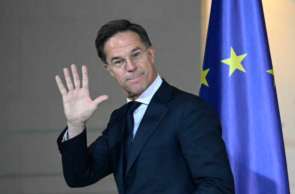 MENO SPESE IN SANITA’, PIU’ PER LE ARMI. RUTTE VAI A COMBATTERE IN CORSIA !